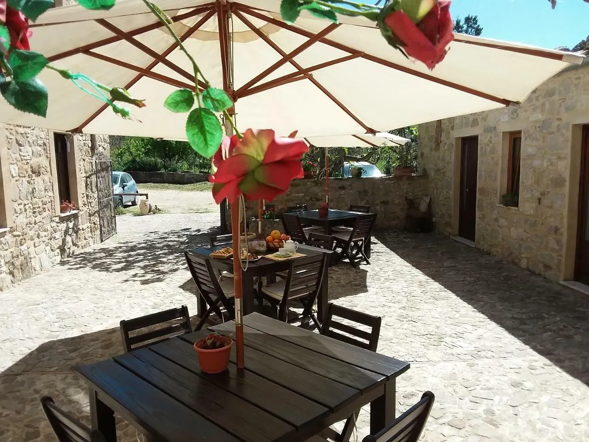 Séjour à la ferme Hôtel Casalvecchio Country House à Geraci Siculo