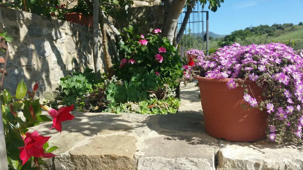 Hôtel Casalvecchio Country House à Geraci Siculo 0*,