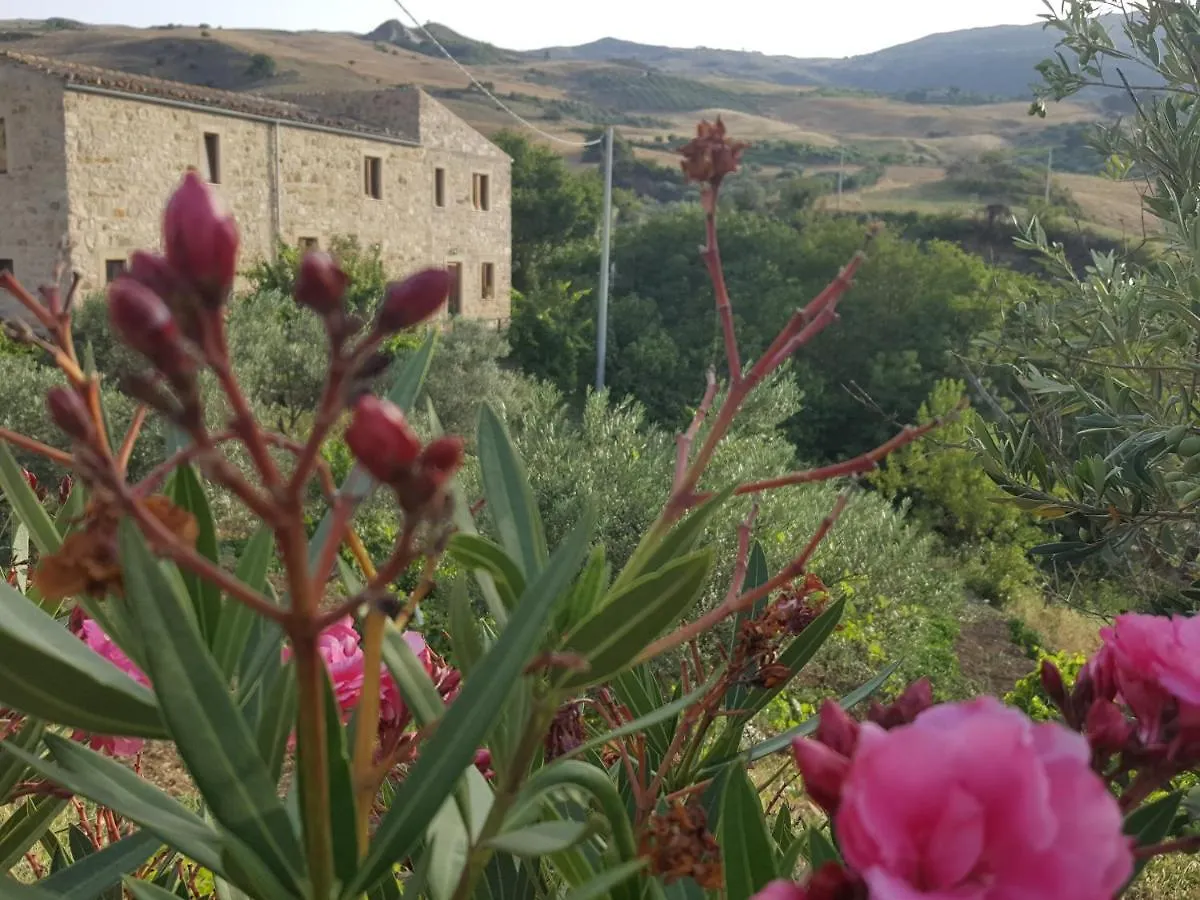 Hôtel Casalvecchio Country House à Geraci Siculo Séjour à la ferme
